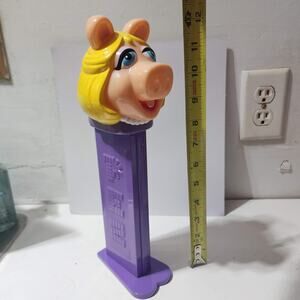 JIM HENSON’S The Muppets - Miss Piggy Musical Giant PEZ Dispenser - 12 in.